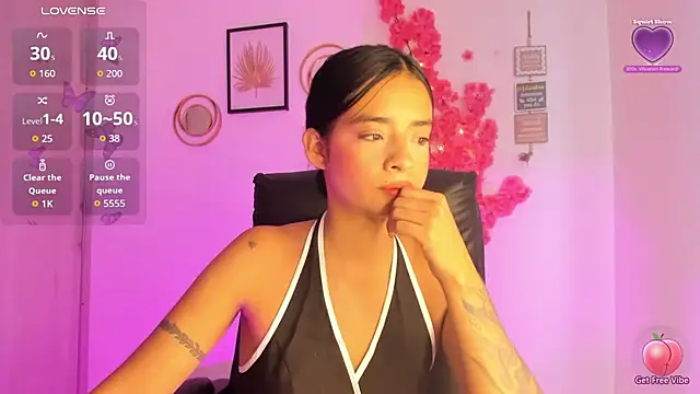 Snapshot of Laura_fernandezII chatting on 05-05-26, 02:14 Laura fernandezII online show from 05-05-26, 02:14