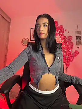 Snapshot of Laura_fernandezII chatting on 05-06-26, 02:40 Laura fernandezII online show from 05-06-26, 02:40