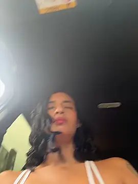 Snapshot of Laura_fernandezII chatting on 05-13-26, 04:04 Laura fernandezII online show from 05-13-26, 04:04