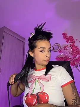 Snapshot of Laura_fernandezII chatting on 05-16-26, 02:52 Laura fernandezII online show from 05-16-26, 02:52