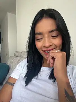 Snapshot of Laura_fernandezII chatting on 05-17-26, 07:32 Laura fernandezII online show from 05-17-26, 07:32