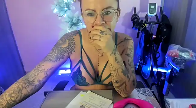 KAROL MILF online show from 12-19-24, 01:18