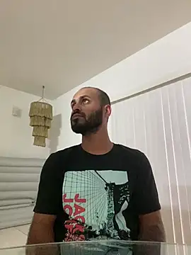 Snapshot of islandvybee55 chatting on 01-09-25, 11:02 islandvybee55 online show from 01-09-25, 11:02