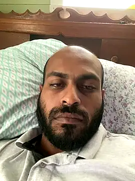 islandvybee55 online show from 11-18-25, 03:49