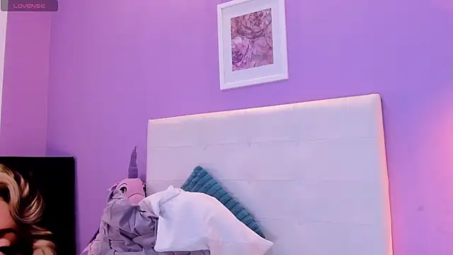 Charlotte11-11 online show from 04-20-26, 02:53