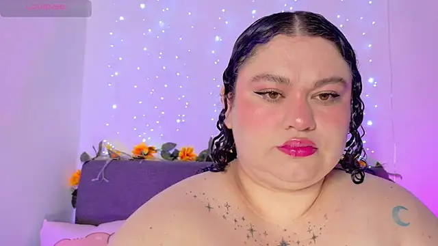 lunitaa0 online show from 05-17-26, 12:34