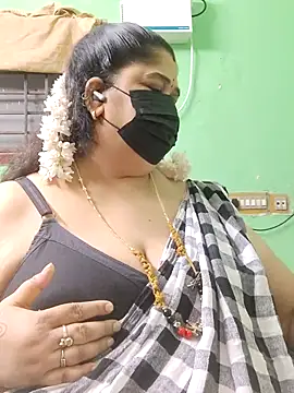 Snapshot of tamilthanushri chatting on 07-11-26, 01:25 tamilthanushri online show from 07-11-26, 01:25