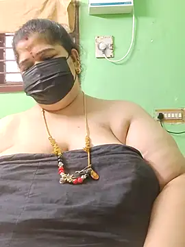Snapshot of tamilthanushri chatting on 07-12-26, 01:29 tamilthanushri online show from 07-12-26, 01:29
