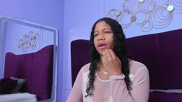 Sofi Fox  online show from 02-13-25, 11:39