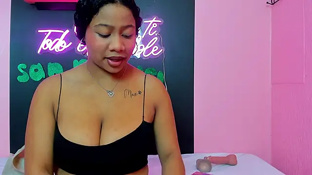 Sofi Fox  online show from 03-16-25, 11:49