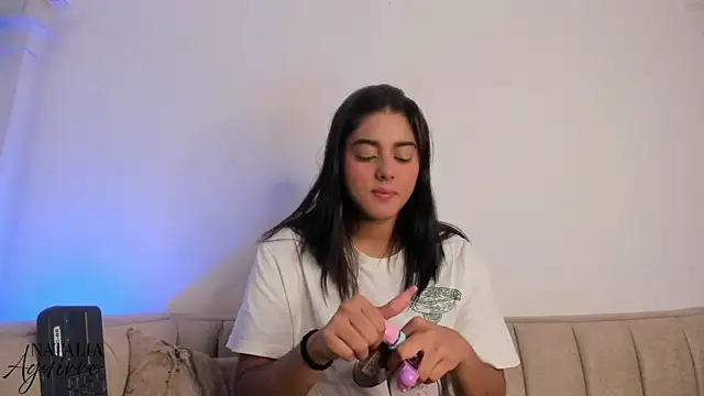 natalia aguirre1 online show from 11-19-25, 12:05