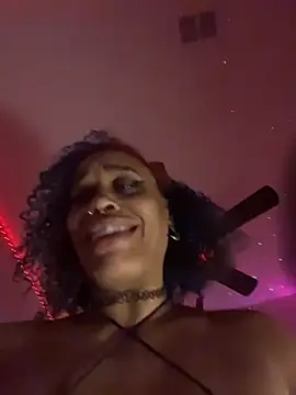 loveluna8 online show from 12-21-25, 10:39