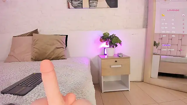 Snapshot of lexiee_grey_ chatting on 02-12-25, 12:01 lexiee grey online show from 02-12-25, 12:01