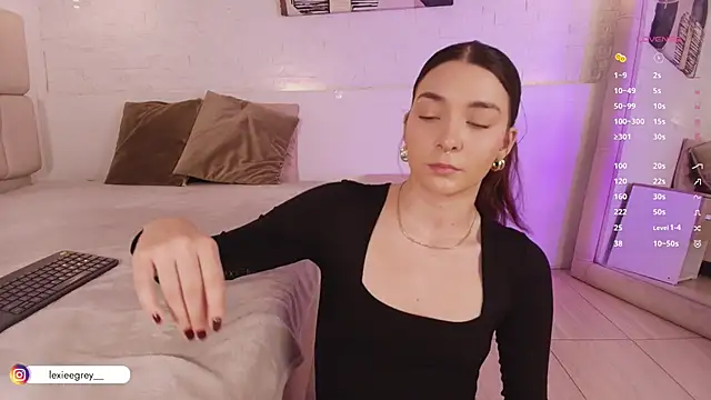 Snapshot of lexiee_grey_ chatting on 03-05-25, 12:44 lexiee grey online show from 03-05-25, 12:44