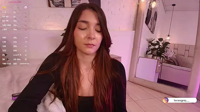Snapshot of lexiee_grey_ chatting on 03-21-25, 03:46 lexiee grey online show from 03-21-25, 03:46
