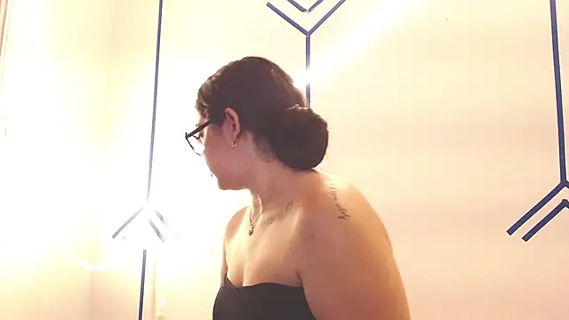 EsmeraldaSantoss online show from 12-13-24, 01:01