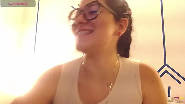 EsmeraldaSantoss online show from 12-19-24, 12:45