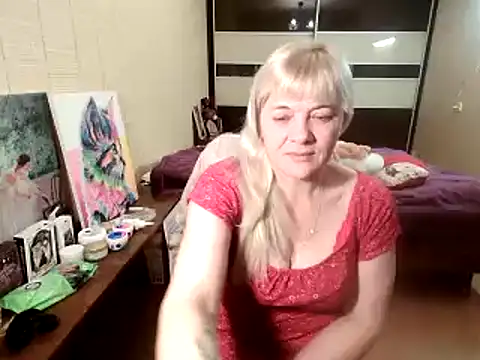 Lia Laguna77 online show from 11-18-25, 05:17