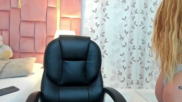 AmbarSantany online show from 04-20-26, 09:05