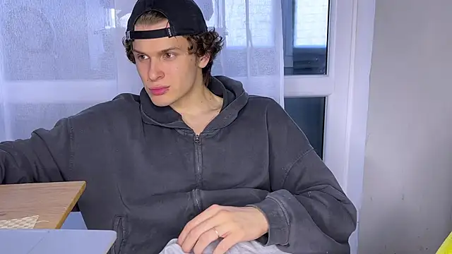 alyx garden online show from 04-10-26, 02:44