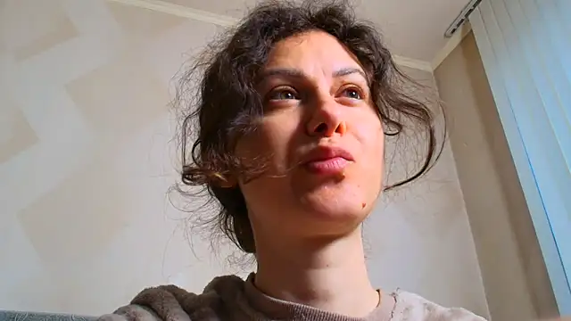 Snapshot of LeggyLover90 chatting on 05-13-26, 04:59 LeggyLover90 online show from 05-13-26, 04:59