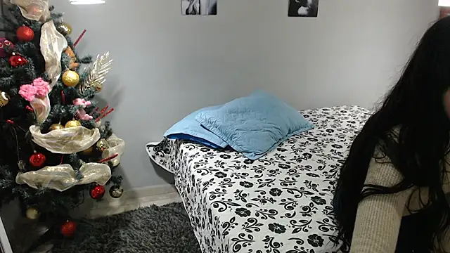 Snapshot of Kimandyuk chatting on 12-21-24, 05:40 Kimandyuk online show from 12-21-24, 05:40