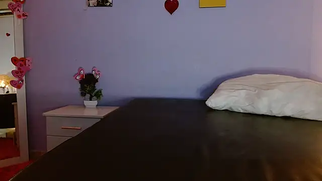 Snapshot of Kimandyuk chatting on 02-14-25, 08:26 Kimandyuk online show from 02-14-25, 08:26