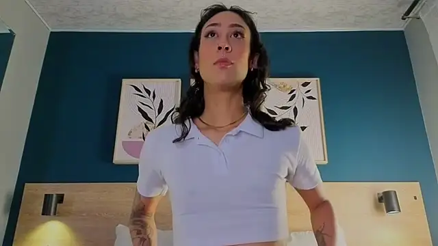 GabyPetit online show from 10-21-25, 07:58