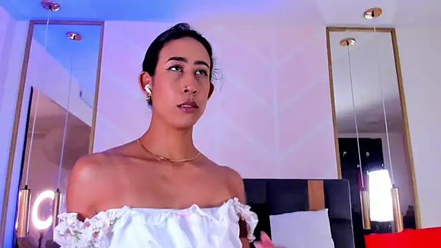 GabyPetit online show from 12-17-25, 08:04