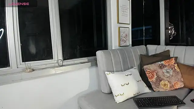 Snapshot of Megan_Lim chatting on 03-11-25, 10:29 Megan Lim online show from 03-11-25, 10:29