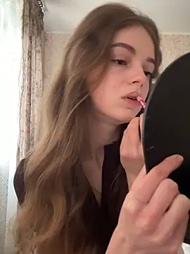 kristiluxee  online show from 04-06-26, 08:04