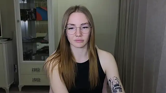 littlevildevil online show from 12-02-24, 04:09