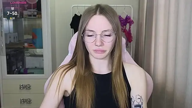 littlevildevil online show from 03-08-25, 12:09