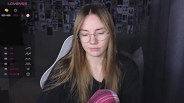 littlevildevil online show from 04-06-26, 08:26