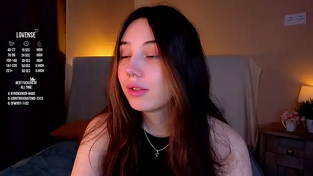 Snapshot of GillianDowdey chatting on 09-23-25, 02:47 GillianDowdey online show from 09-23-25, 02:47