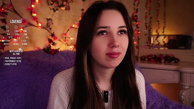 GillianDowdey online show from 12-18-25, 02:28