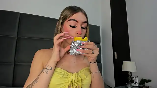 Lizz Luna online show from 09-29-25, 01:49