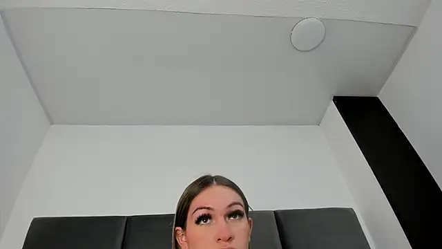 Lizz Luna online show from 10-11-25, 02:15