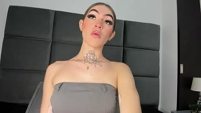 Lizz Luna online show from 11-15-25, 04:03