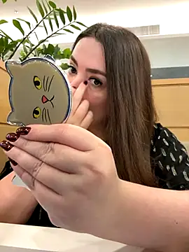 Sophie Eaton online show from 11-01-25, 07:49