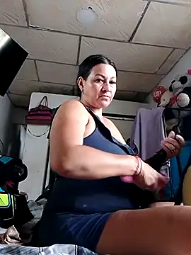 Snapshot of lupita_2023 chatting on 11-01-25, 07:49 lupita 2023 online show from 11-01-25, 07:49