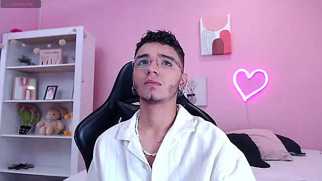 Ian Castillo  online show from 01-17-25, 11:38