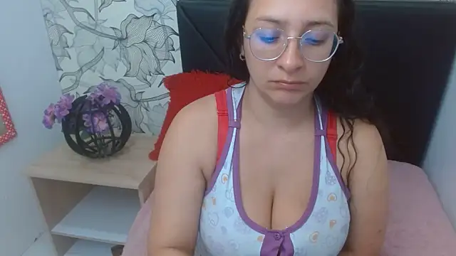 Snapshot of sarax_ximena chatting on 06-18-26, 06:57 sarax ximena online show from 06-18-26, 06:57