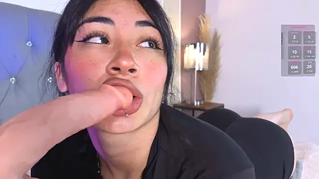 Snapshot of aprildreams19 chatting on 12-04-25, 12:03 aprildreams19 online show from 12-04-25, 12:03