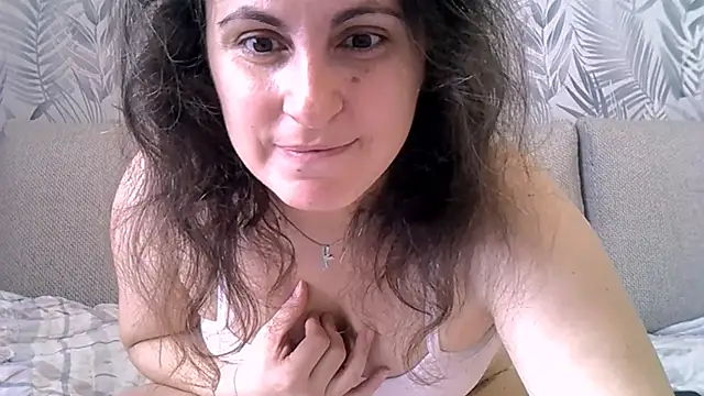 ShelaDiass online show from 11-13-25, 05:50