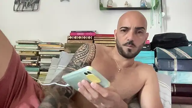 alessandromori91 online show from 06-12-26, 05:28