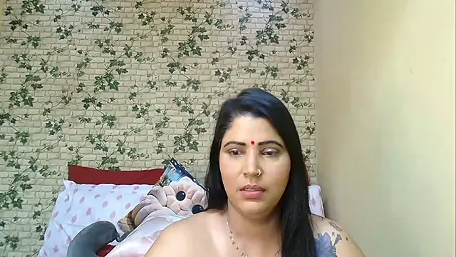 Snapshot of XIndianintimacy chatting on 04-22-26, 07:26 XIndianintimacy online show from 04-22-26, 07:26