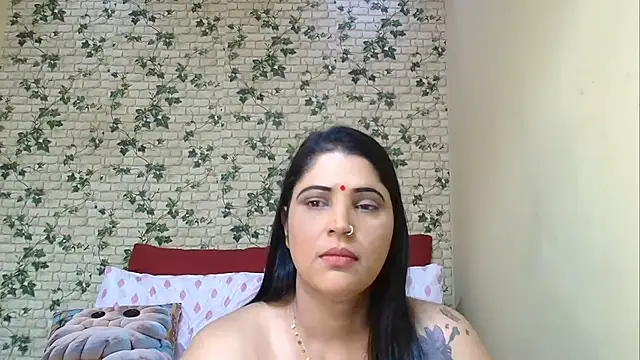 Snapshot of XIndianintimacy chatting on 05-10-26, 06:35 XIndianintimacy online show from 05-10-26, 06:35