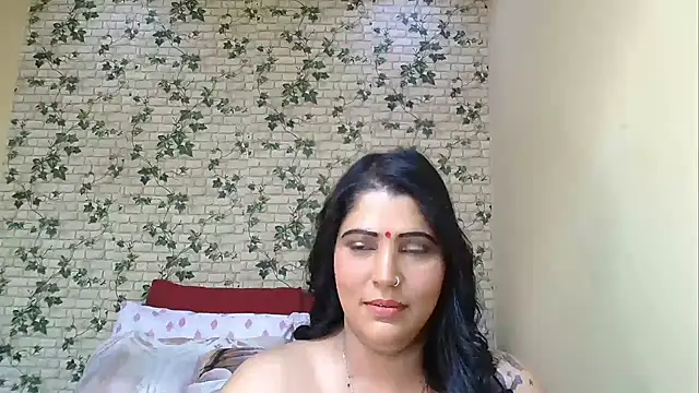 Snapshot of XIndianintimacy chatting on 05-21-26, 08:38 XIndianintimacy online show from 05-21-26, 08:38