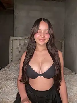 MollySanders    online show from 11-18-25, 10:36